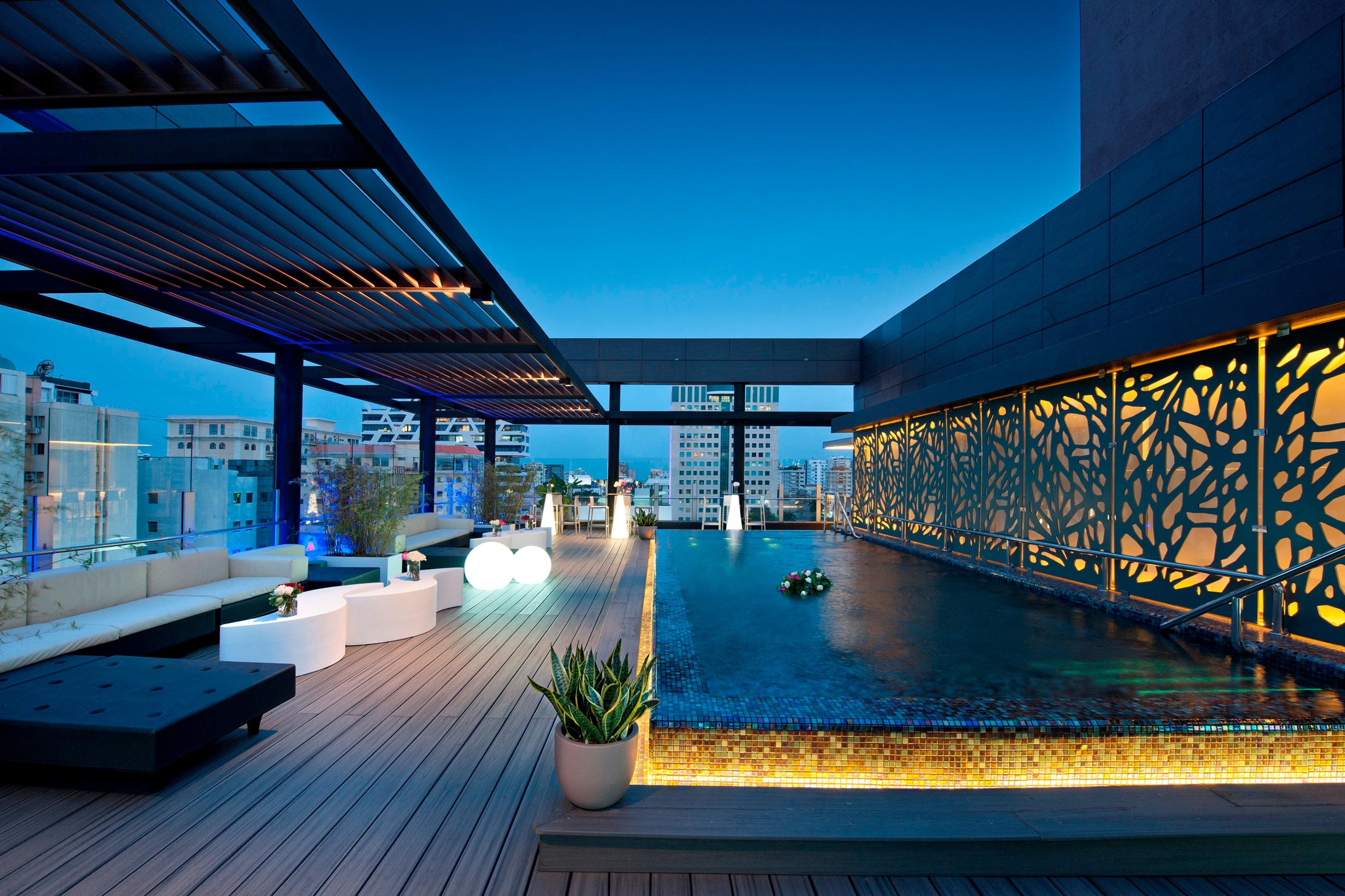 Holiday Inn Santo Domingo Hotel&Suites, an IHG Hotel Esterno foto The rooftop pool at the hotel